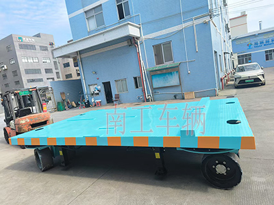 18吨重型ky平台_KY（中国）一站式服务平台 四个转盘工具拖车3I.jpg